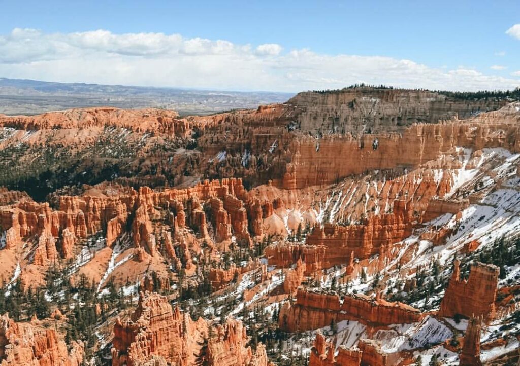Bryce Canyon is one of the best national parks in Utah located within driving distance from Las Vegas. 