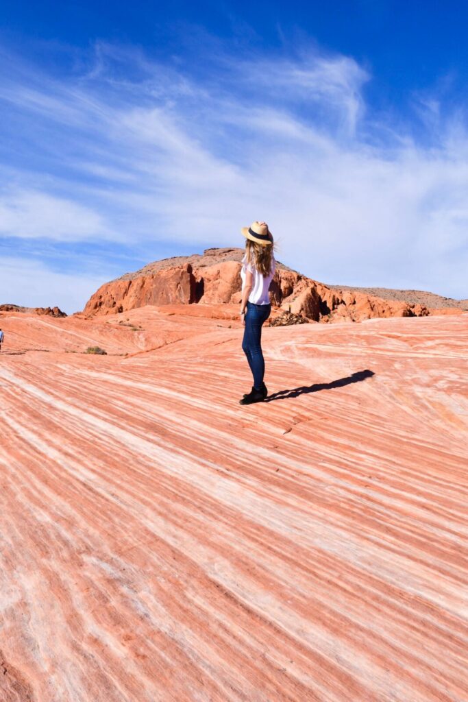 Valley of Fire State Park is locate in southeastern part of Nevada and makes a perfect getaway from Las Vegas if you want to relax and enjoy hiking.