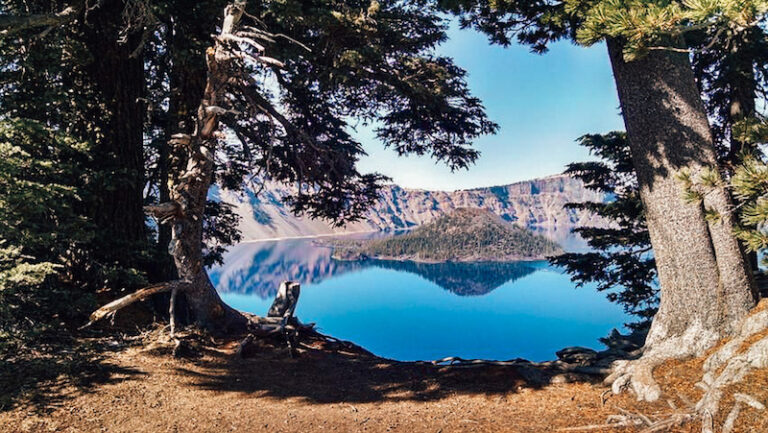 Crater Lake National Park is one of the best national parks along the West Coast located in Oregon. 