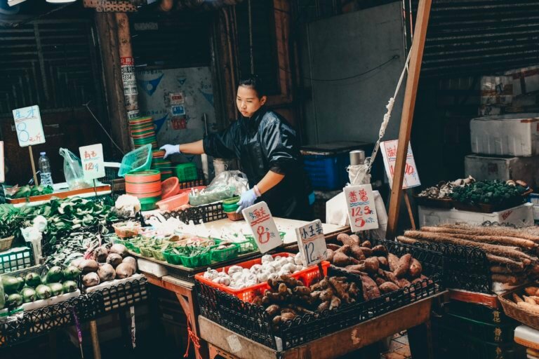 Exploring local markets is one of the best things to do during 5 days in Hong Kong.