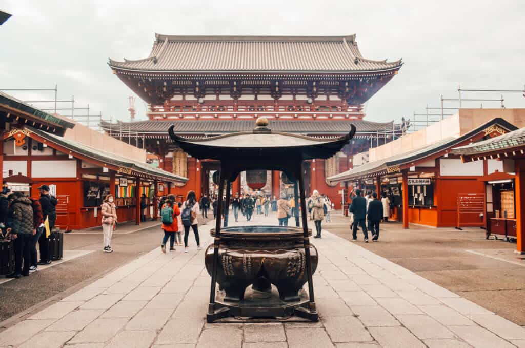 Senso Ji Temple is one of the things you should visit when you traveling to Tokyo for the first time