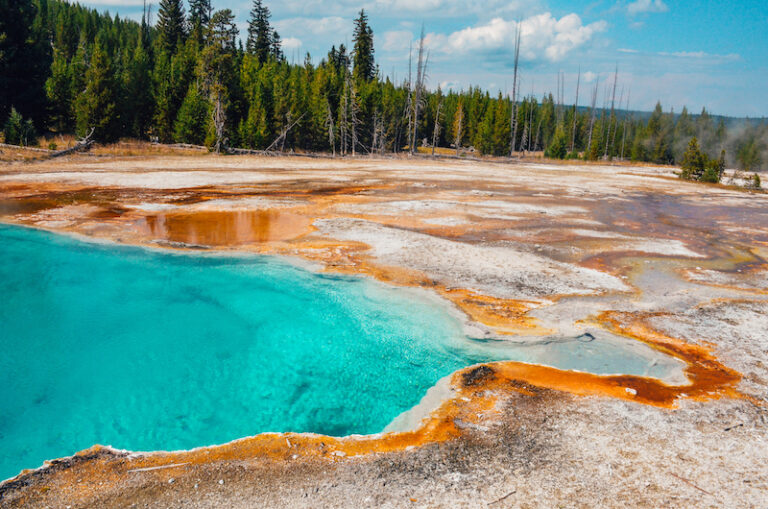 West Thumb in Yellowstone National Park is one of the must-stops during your 3-day Yellowstone itinerary.