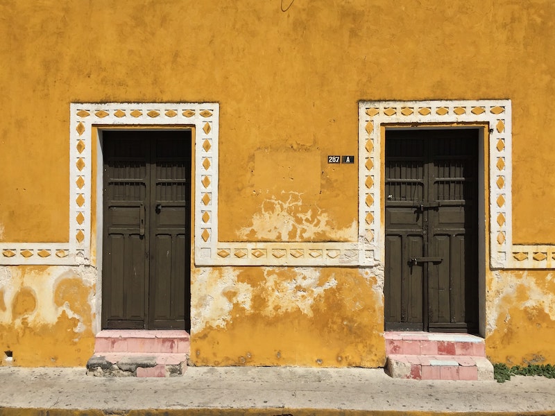 Admiring local architecture is one of the best things to do in Izamal Mexico