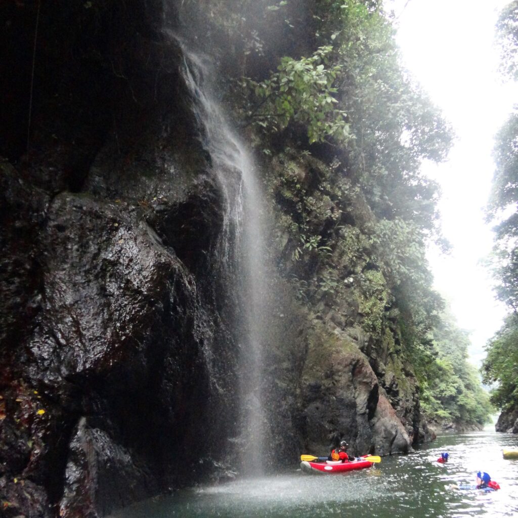 Whitewater rafting is one of the most fun things to do in Costa Rica 