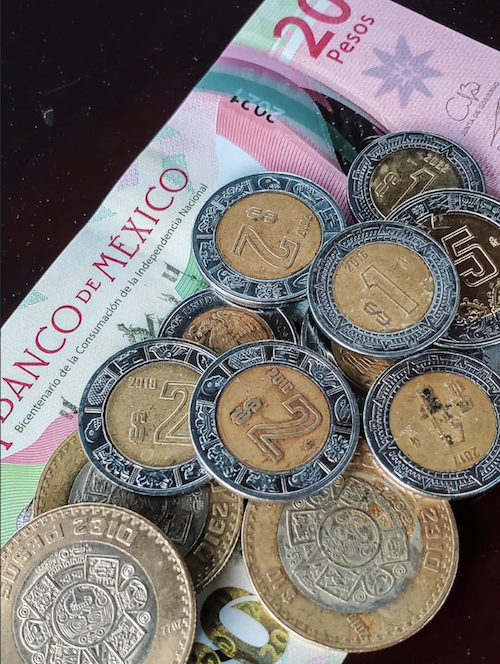 Everything you need to know about tipping etiquette in Mexico 