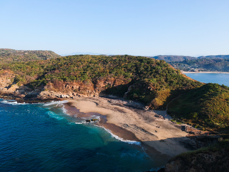 Taxi is the fastest, but also most expensive way to get from Huatulco Airport to Mazunte