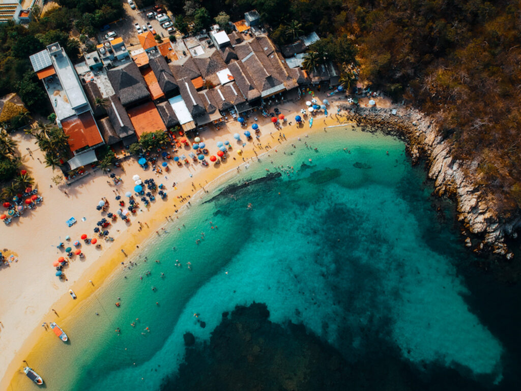 Mazunte vs Huatulco. Find out what town is best for your next vacation.