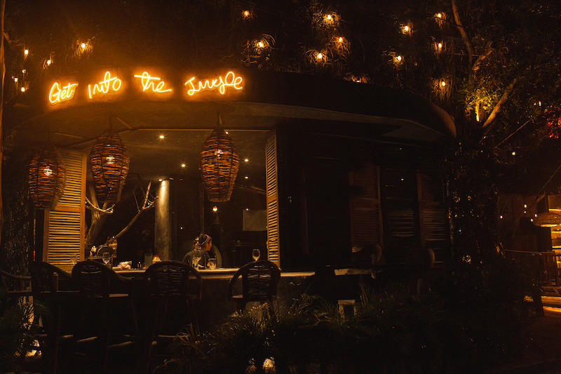 Piedra Santa is one of the most popular fine dining Holbox restaurants where you can enjoy drinks and amazing atmosphere.