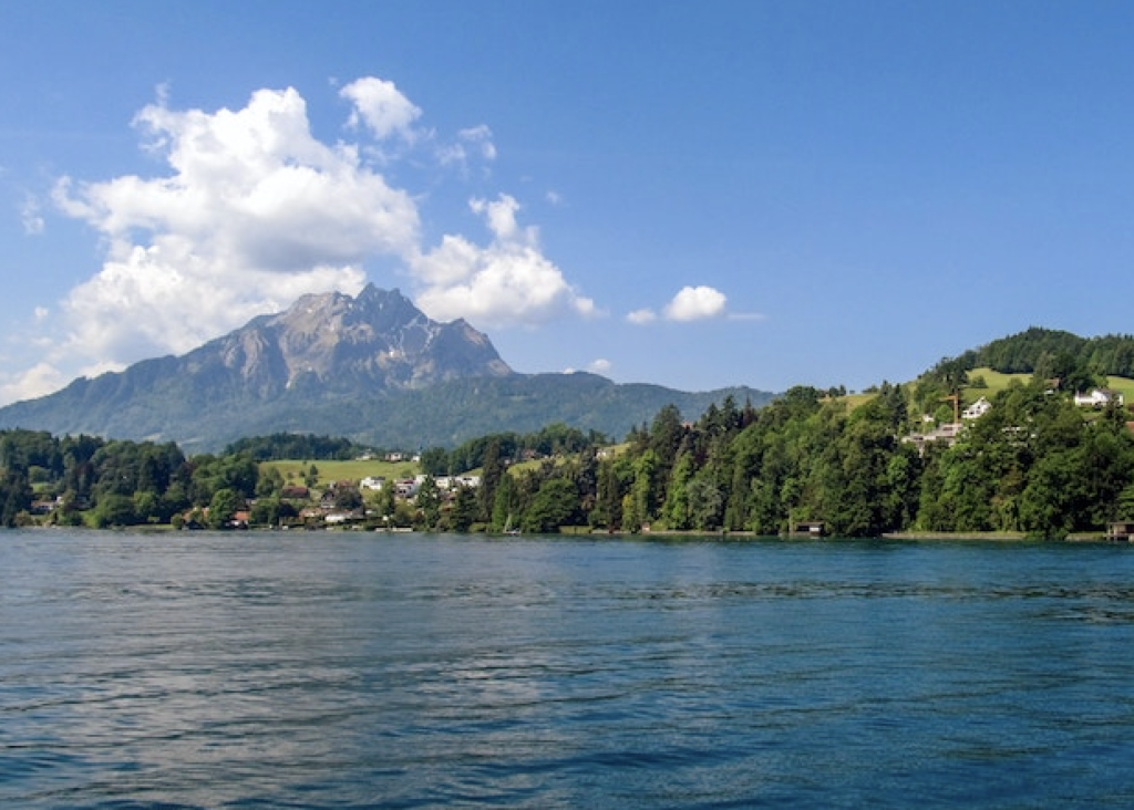 Taking a scenic train is on elf the best things to do in Switzerland 