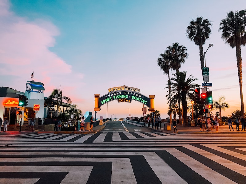 If you are looking for best pizza places in Santa Monica, check out Santa Monica Pier that offers incredible food and wonderful sunset views