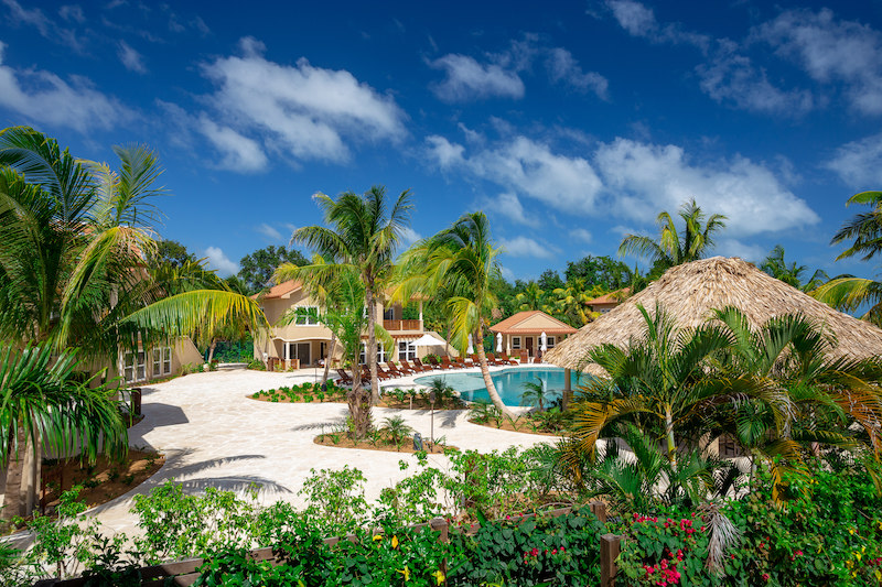 Sirenian Bay is a great resort in Placencia Belize located near the beach that has amazing amenities and wonderful staff.
