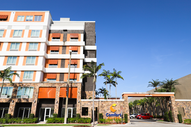 If you are looking for hotels near Fort Lauderdale Airport, look no further than Dania Beach