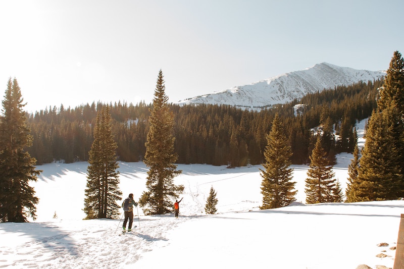 Best things to do in Aspen in winter is skiing and snowboarding.